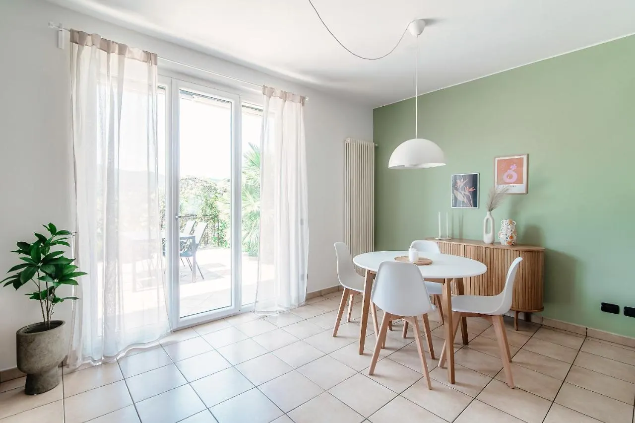 Casa Olivo By Quokka 360 - Flat With Sun Terrace In Cernobbio Apartment