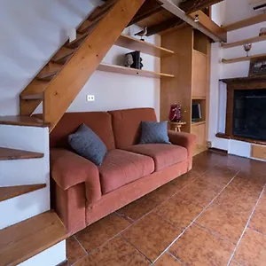 Queen's Loft Apartment